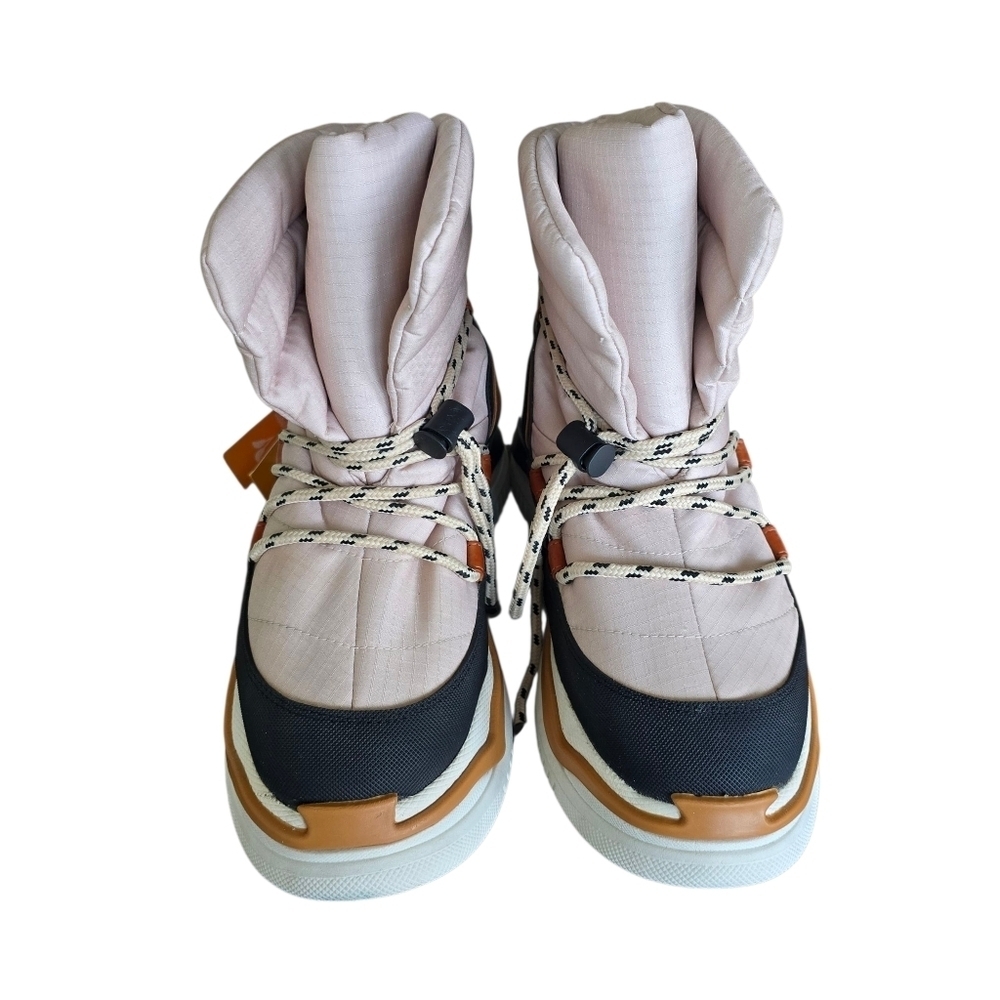 RARE Farm Rio Off White Matelasse Puffy Boot Size 11